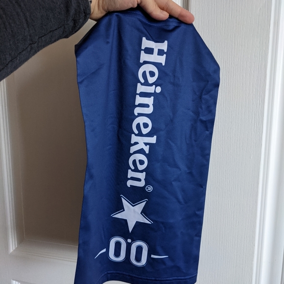 FREE Heineken mask / neck gaiter - Picture 2 of 5
